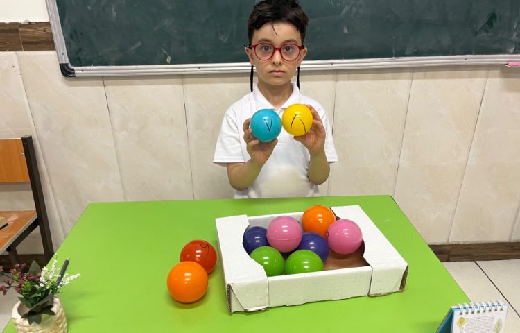 ساخت اعداد دورقمی با توپ