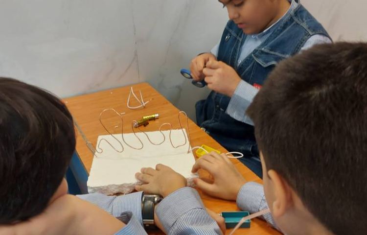 ساخت اعصاب سنج و کاردستی حلزون در هفته‌ملی علوم 2