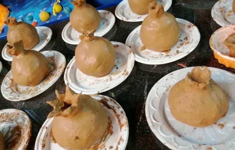 ساخت انار با گل سفالگری پایه چهارم 2