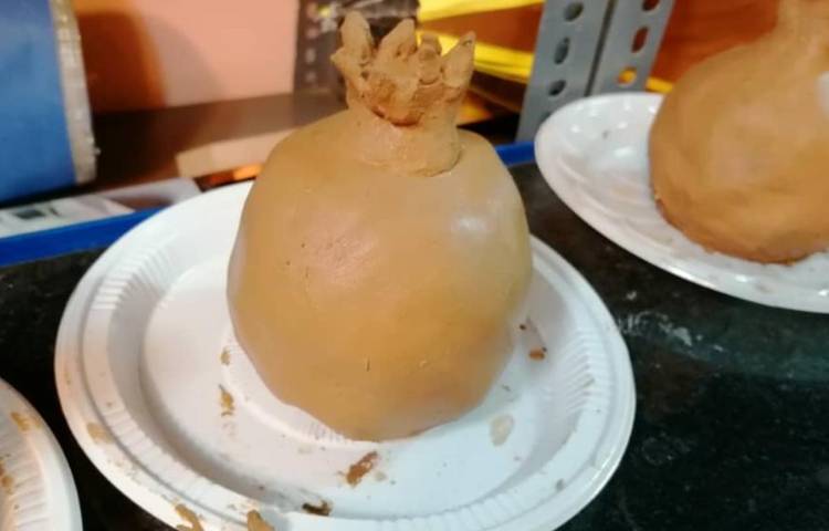 ساخت انار با گل سفالگری پایه چهارم 3