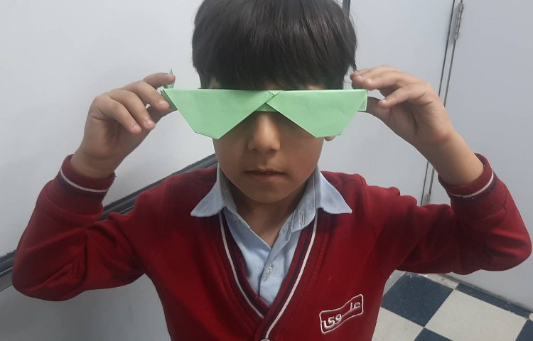 ساخت اوریگامی عینک با پسرانم در کلاس شاپرک 3