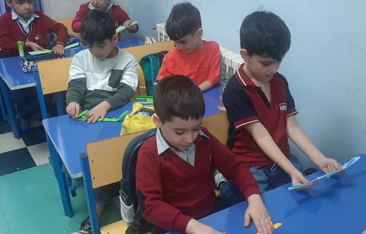 ساخت اوریگامی عینک با پسرانم در کلاس شاپرک 7