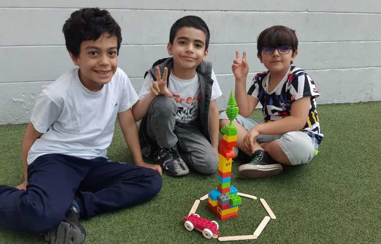 ساخت برج با لگو و چوب بستنی 5