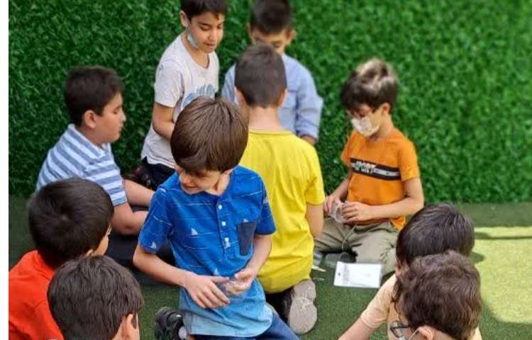 ساخت برج بلند با هدف افزایش تمرکز و دقت مهارت کار گروهی 3