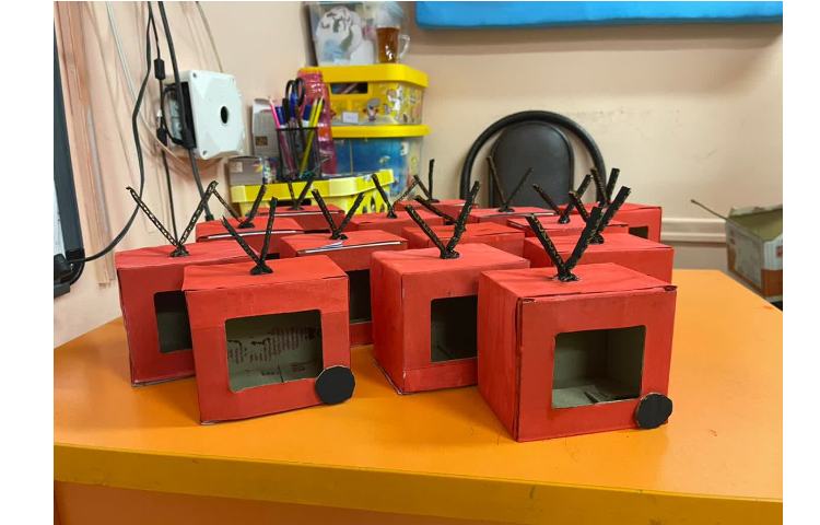 ساخت تلویزیون با وسایل بازیافتی-روز تلویزیون