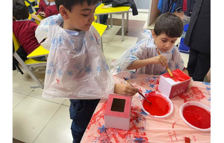 ساخت تلویزیون با وسایل بازیافتی-روز تلویزیون