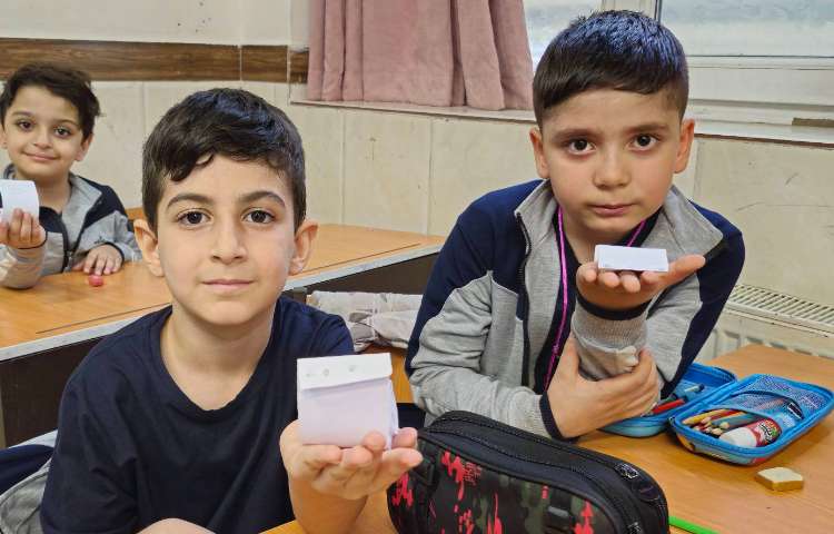 ساخت حلزون کاغذی با هدف دست‌ورزی برای تدریس نشانه‌ی (ح)