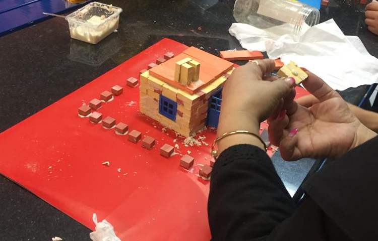 ساخت خانه با مصالح 1