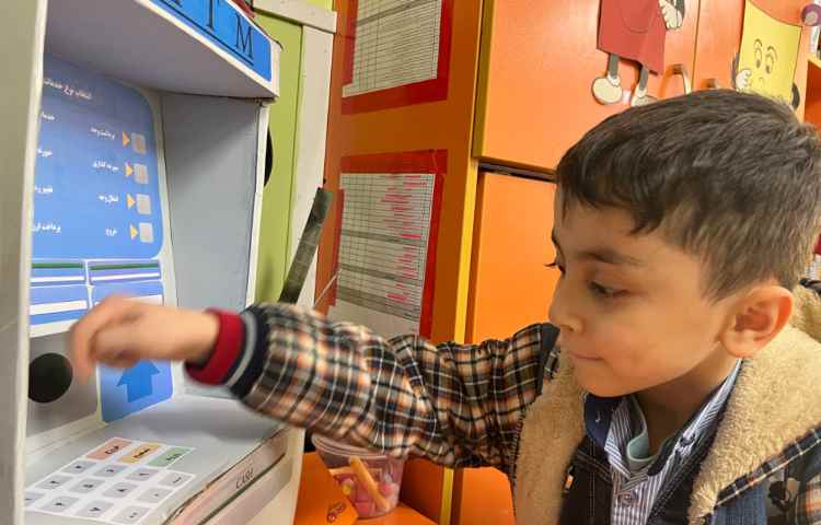 ساخت دستگاه خودپرداز و آمادگی جهت نمایشگاه سواد مالی 3