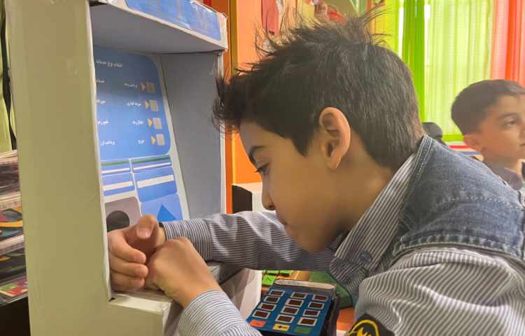 ساخت دستگاه خودپرداز و آمادگی جهت نمایشگاه سواد مالی 6