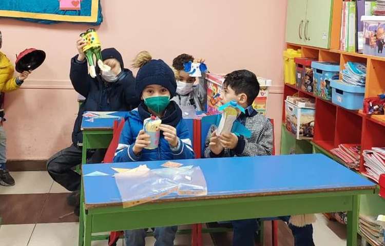 ساخت دست سازه تخم مرغ پیش دبستان علوی 1