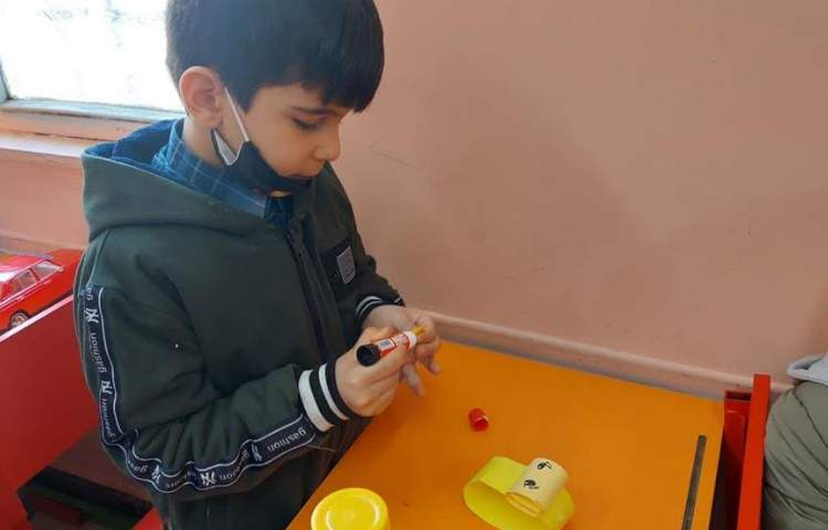 ساخت دست سازه جوجه دانش آموزان پیش دبستان 3