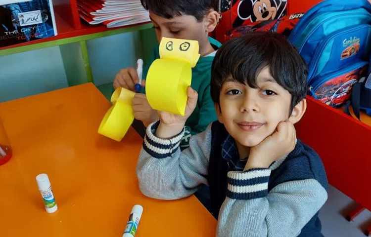 ساخت دست سازه جوجه دانش آموزان پیش دبستان 4