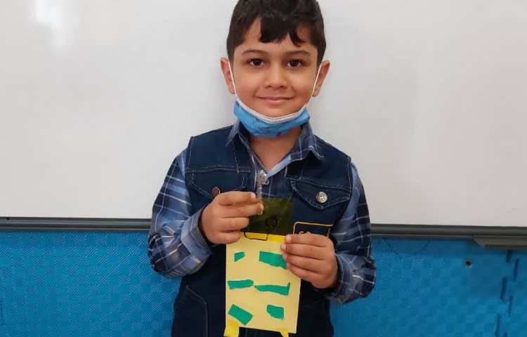 ساخت دست سازه های خلاق با مقوا پیش دبستان 6