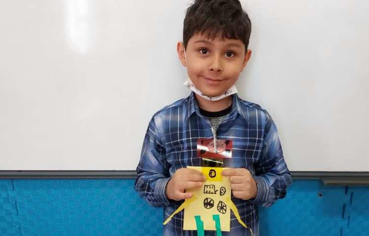 ساخت دست سازه های خلاق با مقوا پیش دبستان 7