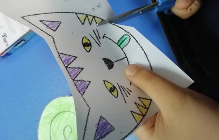 ساخت دست سازه و نقاشی گربه 1