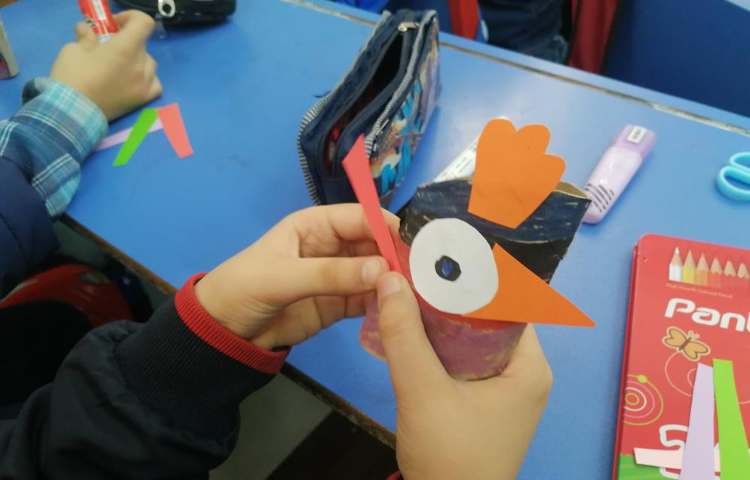 ساخت دست سازه پرنده با کاغذ رنگی 5