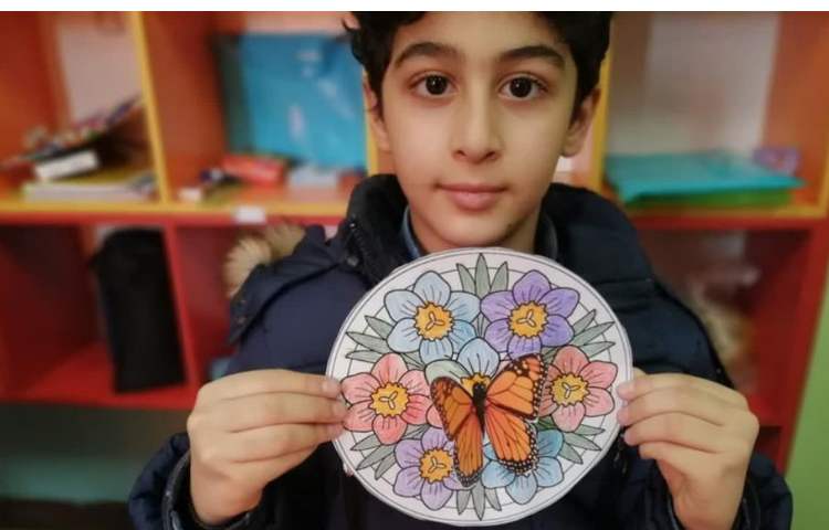 ساخت دست سازه پروانه و رنگ آمیزی گل پایه سوم دبستان 5