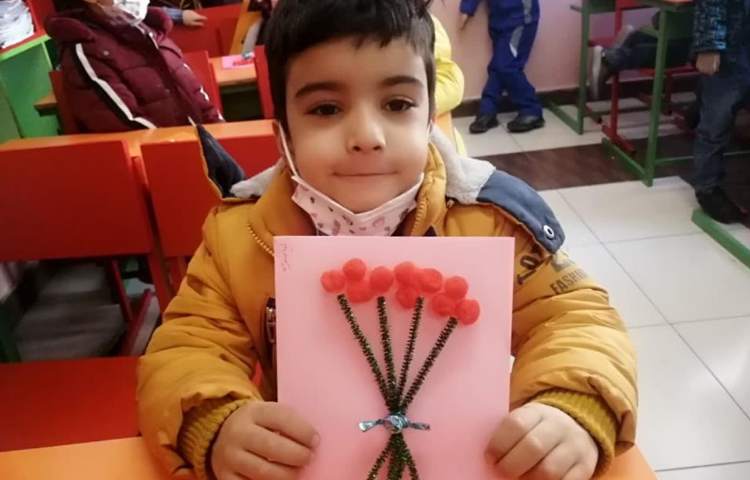 ساخت دست سازه کارت تبریک روز مادر 4