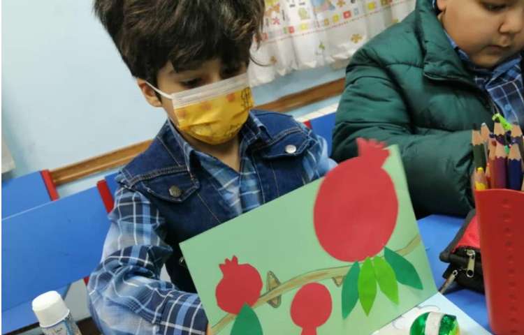 ساخت دست سازه کارت تبریک یلدا 4