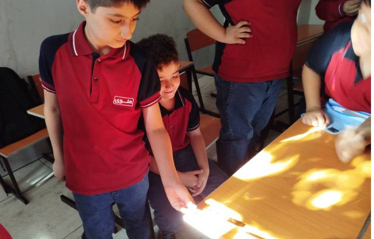 ساخت رنگین کمان و کاربرد عدسی و منشور 4