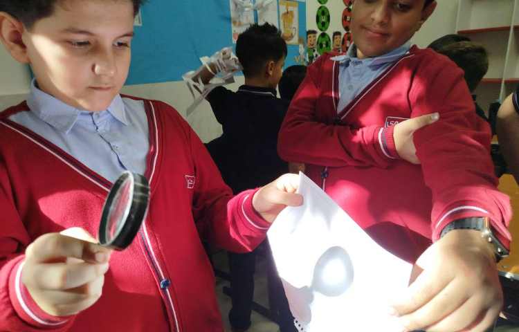 ساخت رنگین کمان و کاربرد عدسی و منشور 5