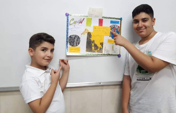 ساخت روزنامه‌دیواری کشورها به صورت گروهی 1