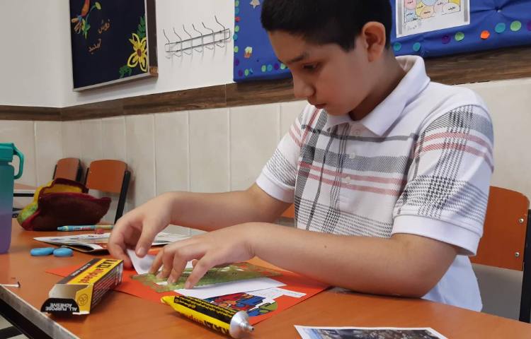 ساخت روزنامه‌دیواری کشورها به صورت گروهی 8