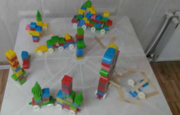 ساخت سازه با استفاده از لگو
