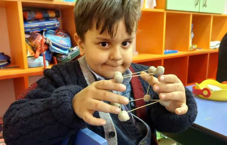 ساخت سازه با ماکارانی