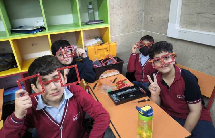 ساخت سازه خلاقانه عینک