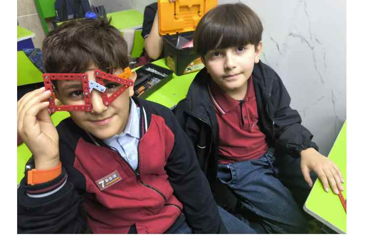 ساخت سازه ی عینک 4