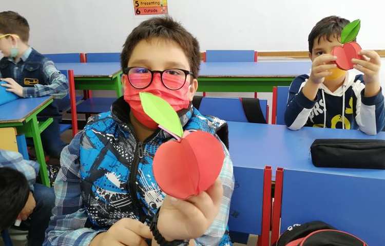 ساخت سه بعدی دست سازه سیب 4