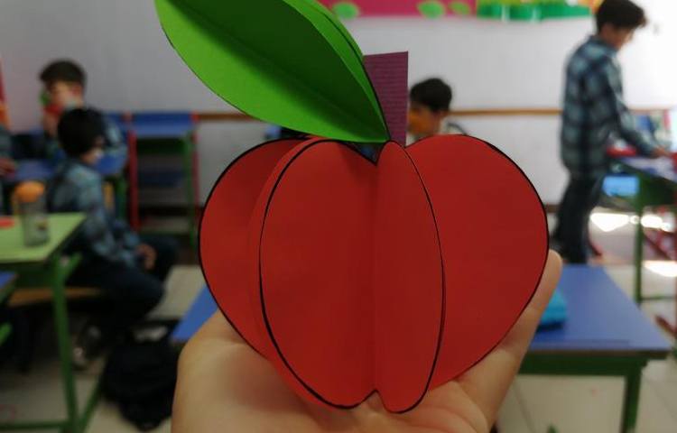 ساخت سه بعدی دست سازه سیب 5