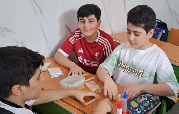 ساخت سی و سه پل