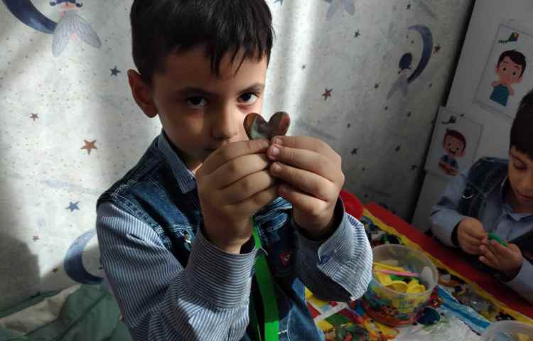 ساخت شخصیت‌های کتاب داستان با استفاده از خمیر 8