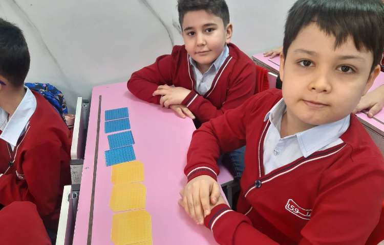 ساخت عدد با دسته های 1000 تایی 100تایی 10 تایی و یکی و پخش کلیپ 3