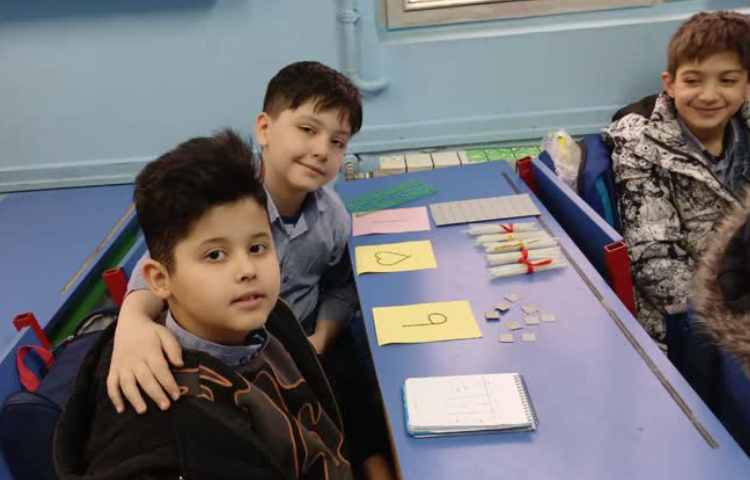 ساخت عدد سه رقمی با استفاده از ابزار آموزشی 2