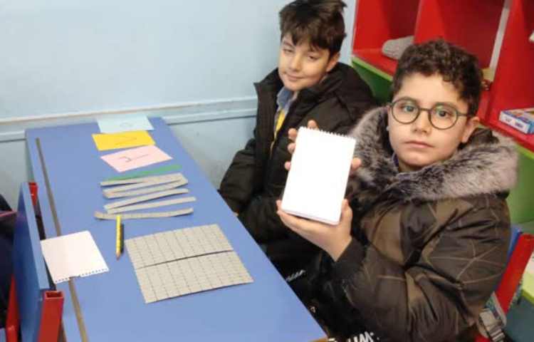 ساخت عدد سه رقمی با استفاده از ابزار آموزشی 4