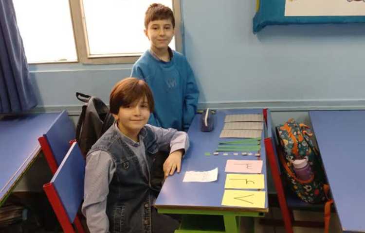 ساخت عدد سه رقمی با استفاده از ابزار آموزشی