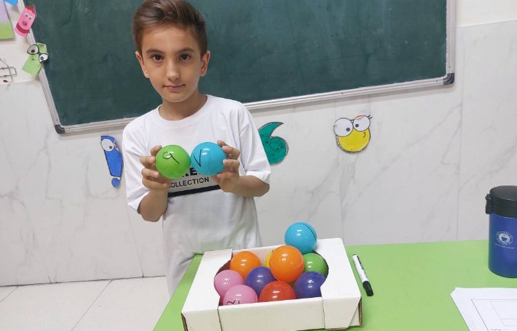 ساخت عدد های دو رقمی با توپ های رنگی 1