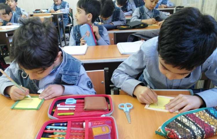 ساخت قاب عکس به جهت ایجاد انگیزه آموزش نشانه‌ی (ق) 3