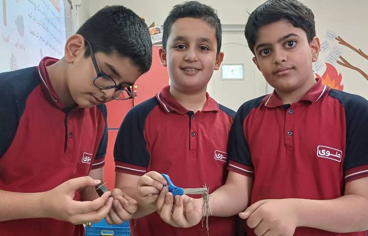 ساخت قطب نمای دستی در کلاس علوم 4