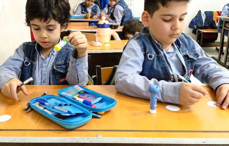 ساخت قورباغه با هدف ایجاد انگیزه، تقویت مهارت دست، هماهنگی چشم و دست و تدریس نشانه غ 2