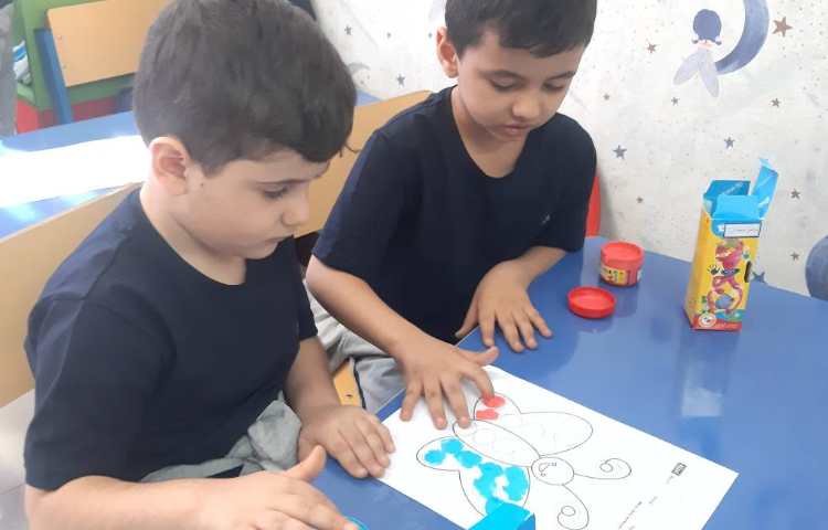 ساخت لغات تدریس شده ( تقویت مهارت دست ورزی در کلاس ) 2