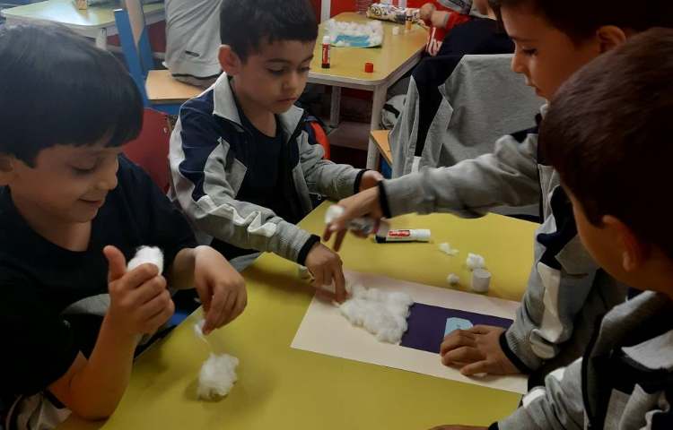 ساخت لغات تدریس شده ( تقویت مهارت دست ورزی در کلاس ) 3