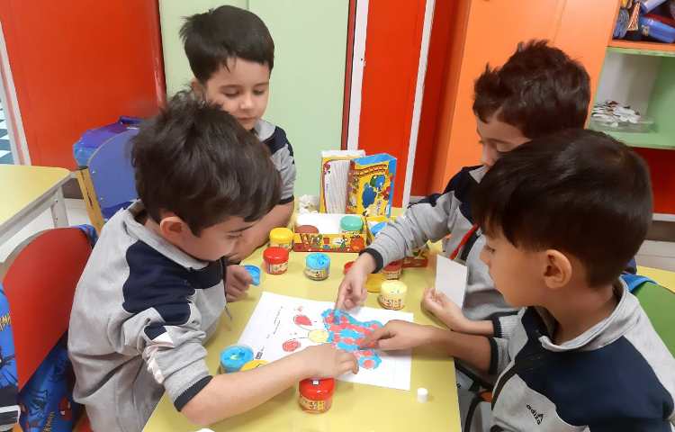 ساخت لغات تدریس شده ( تقویت مهارت دست ورزی در کلاس )