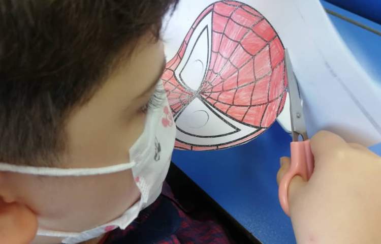 ساخت ماسک و رنگ آمیزی کاربرگ روز سالمند 3