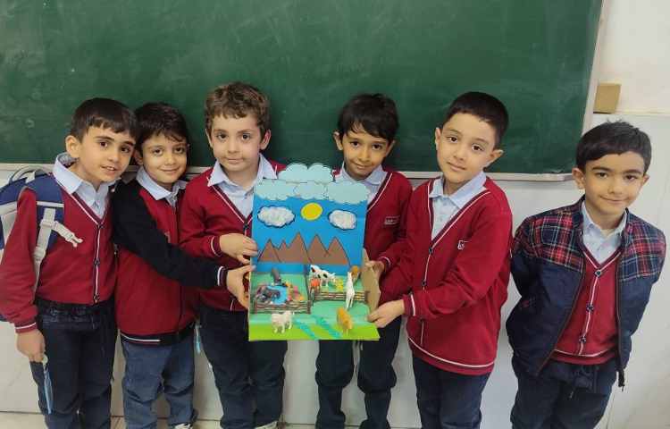 ساخت ماکت حیوانات اعلی و وحشی مربوط به فصل4 علوم توسط دانش‌آموزان در کلاس انجام شد