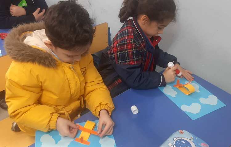 ساخت ماکت هواپیما به مناسبت روز نیروی هوایی 3